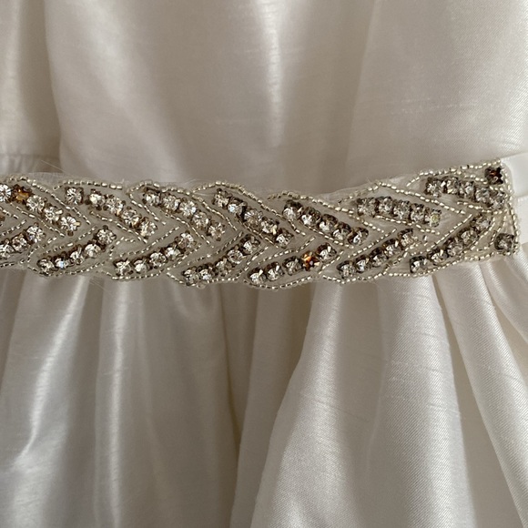 White fancy dress 3T - Picture 3 of 6